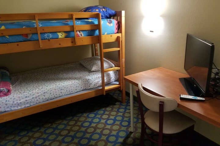 Room 6 of 13