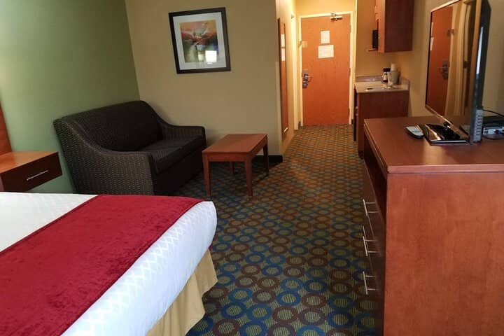 Room 8 of 13